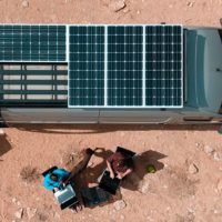 Hackaday Prize 2022: Compact Solar Tracking System Doesn’t Break The Bank