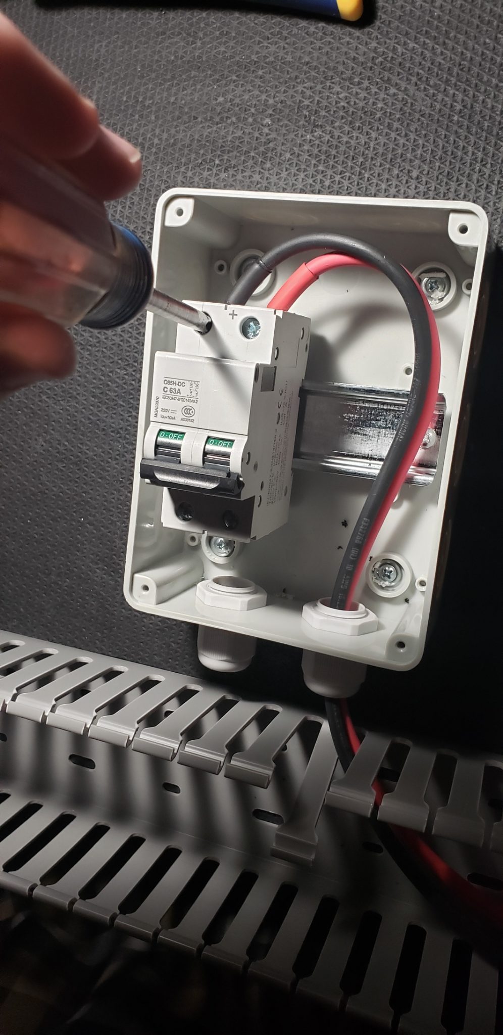 How to Wire a Solar Disconnect for a DIY Camper Electrical System